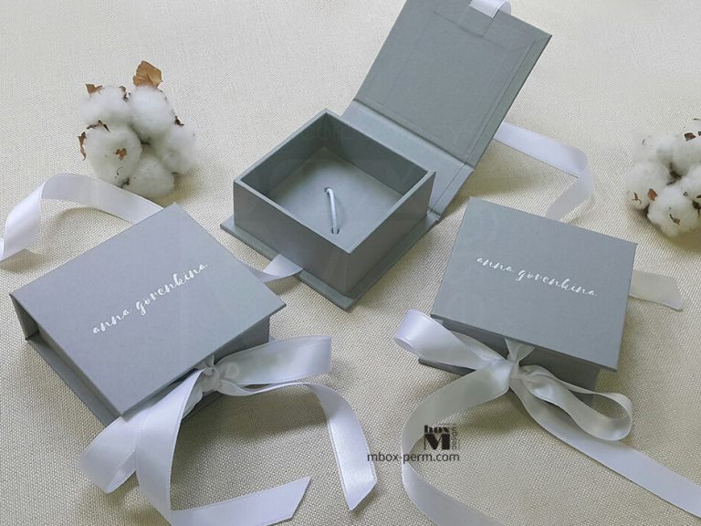 заказать небольшие коробочки под флешки с открывающейся крышкой