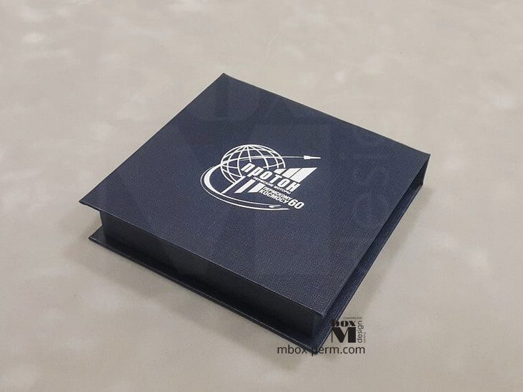 заказать изготовление картонных футляров с логотипом