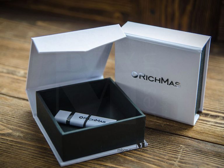 заказать изготовление коробочек под флешки с тиснением логотипа