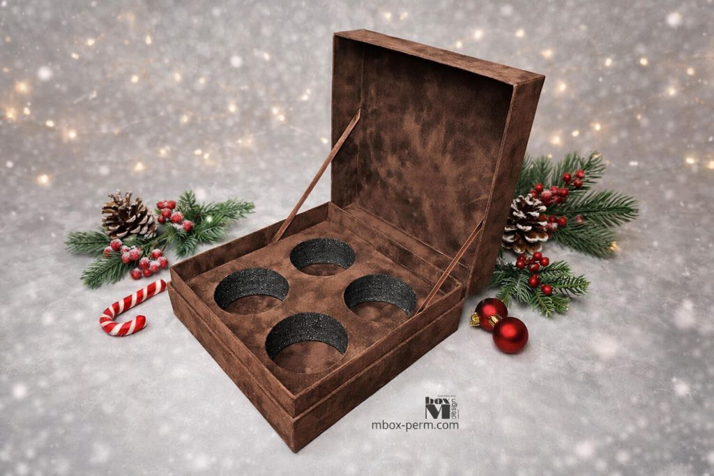 Кашированная коробка-шкатулка для новогодних шариков от M-BOX